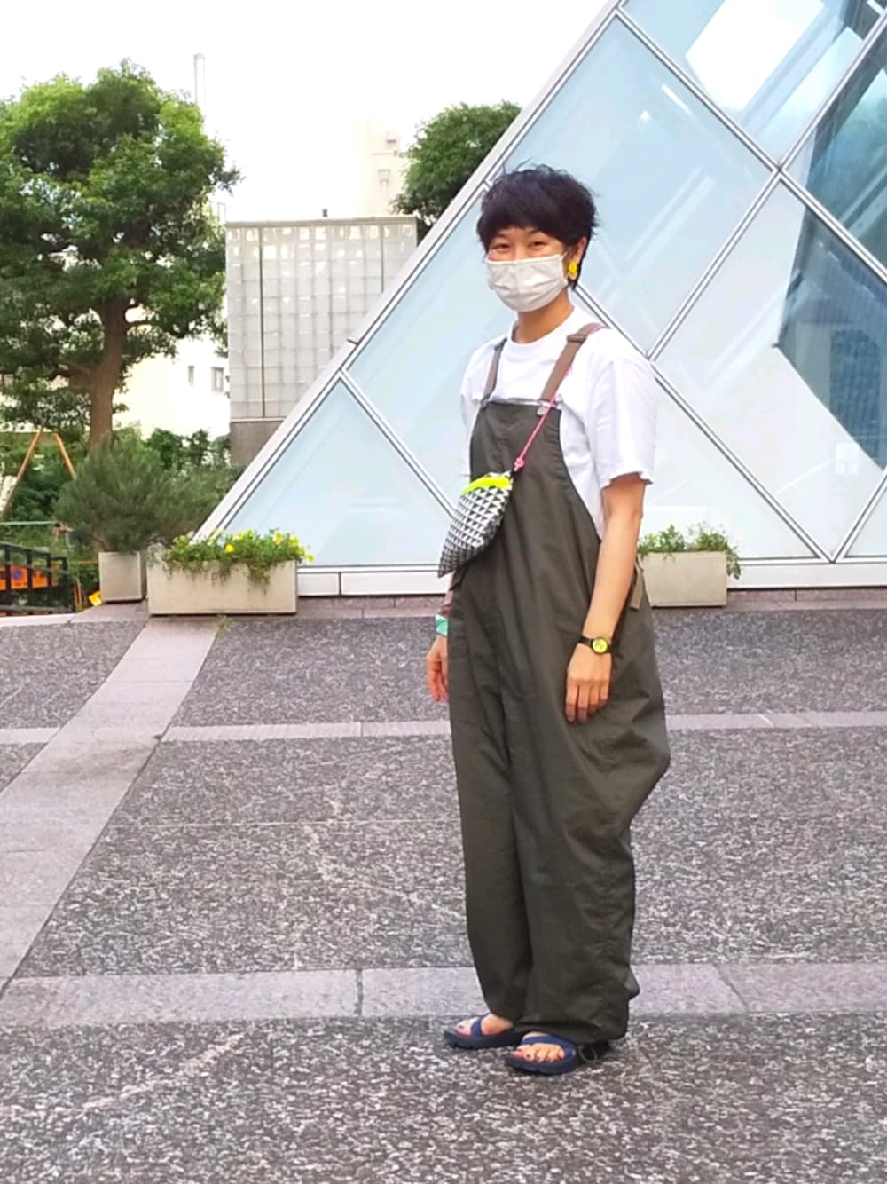 「オーバーオール、サコッシュ、chaco、チャコ、休日スタイル」｜「ChacoのChaco×BEAMS BOY / Z1 Unaweep SPECIAL 15SS◆（サンダル、ブルー系）」を使った、さめさん（レディース・155cm）の夏コーディネートの1枚目の写真