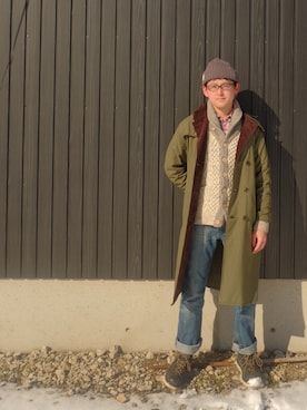 「アイテム（トレンチコート、グリーン系）」を使った、あきんこさん（メンズ・172cm）の冬コーディネート