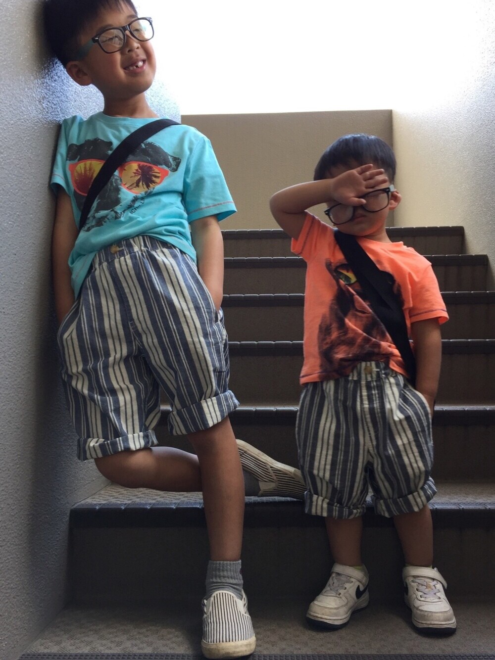 「兄弟リンクコーデ、お花見コーデ、メガネ男子、はるコーデ」｜「babyGAPのアイテム（Tシャツ/カットソー、ブルー系）」を使った、ゆきぶままさん（キッズ・130cm）の春コーディネートの1枚目の写真