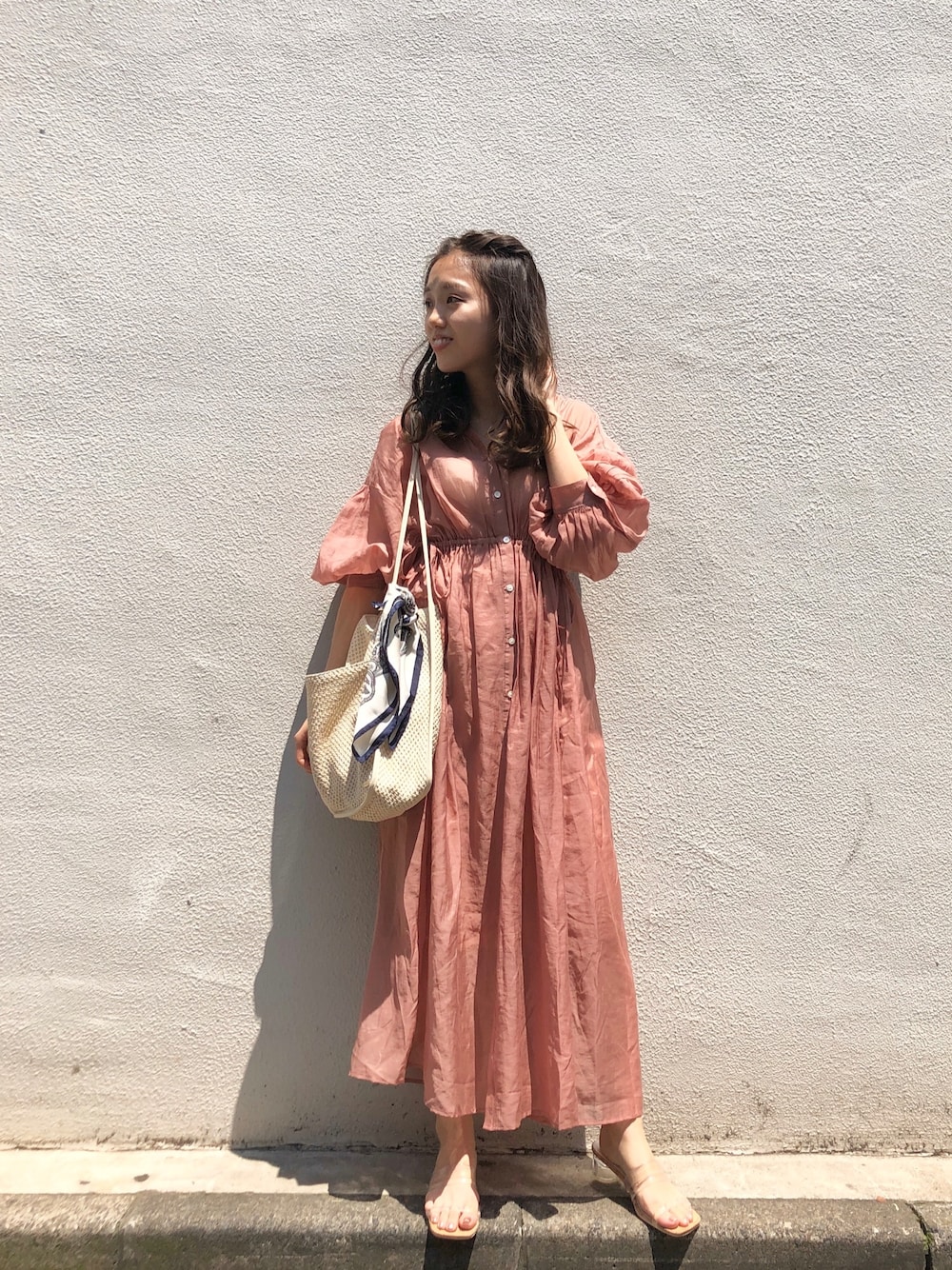 「シンプル、ワンピース、シアー、シアーワンピース、オトナ女子、低身長、楽チンコーデ」｜「Chicoのシアー5分袖ボリュームバックリボンワンピース（シャツワンピース、オレンジ系）」を使った、yuikaさん（レディース・152cm）の夏コーディネートの1枚目の写真