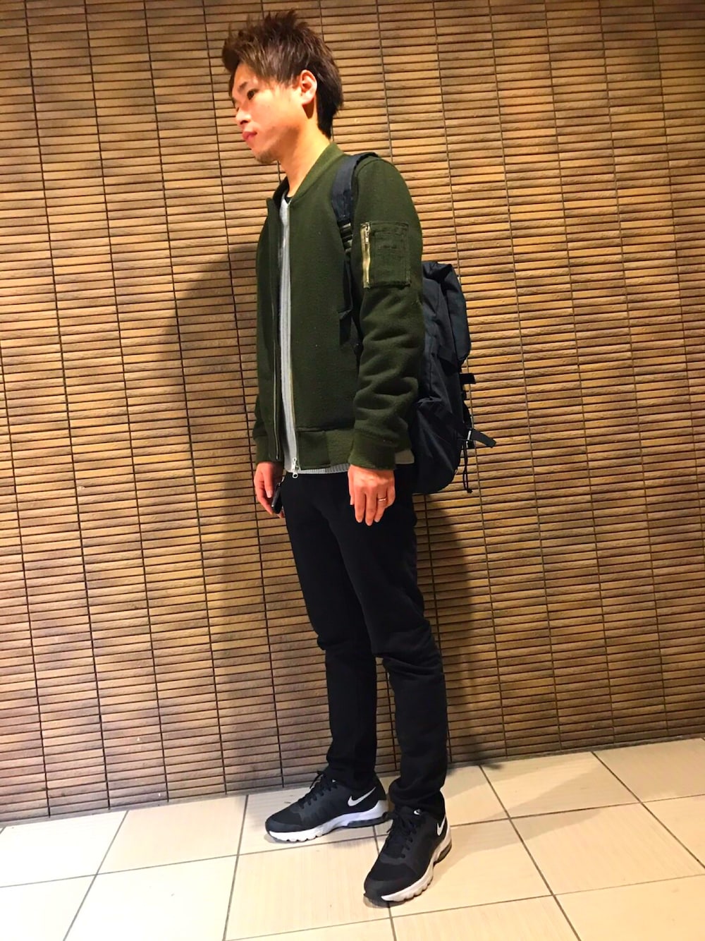 「シンプル、ootd、HARE、黒スキニー、ナイキ、リュック、冬、防寒　」｜「HAREのＷＯＯＬ ＭＡ-１（ジャケット/アウター、グリーン系）」を使った、kyoooさん（メンズ・171cm）の冬コーディネートの1枚目の写真