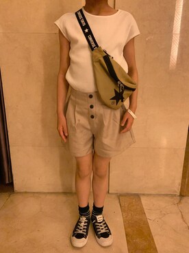 「GU（ジーユー）のアイテム（カーゴパンツ、ベージュ系）」を使った、瓜瓜さん（レディース）の夏コーディネート