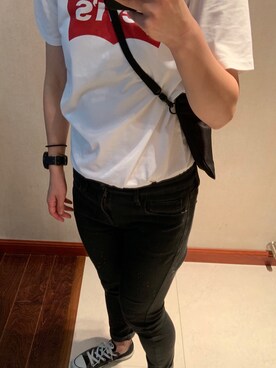 「Levi's（リーバイス）のアイテム（Tシャツ/カットソー、ホワイト系）」を使った、瓜瓜さん（レディース）の秋コーディネート