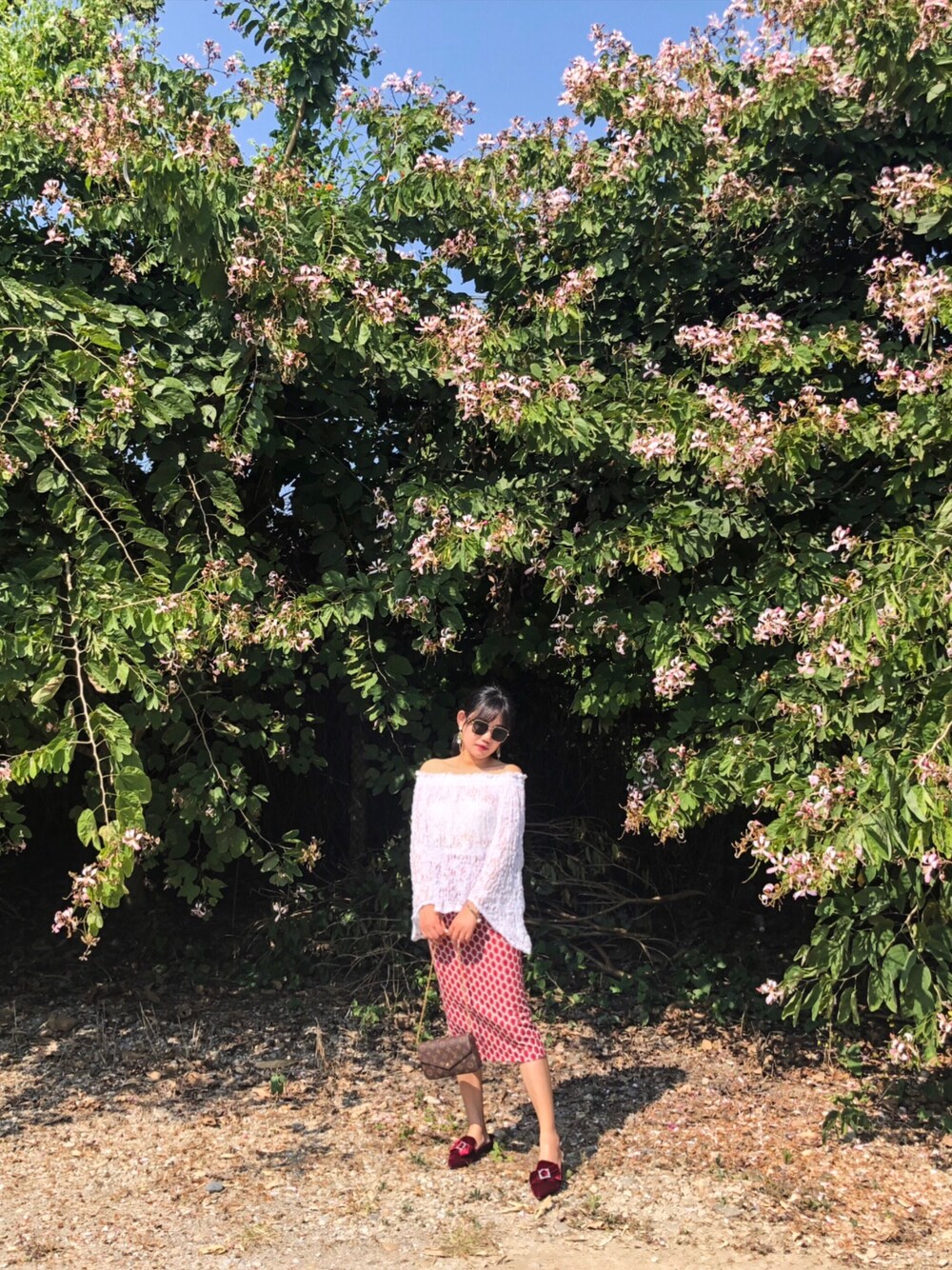 「Abercrombie&Fitchのアイテム（Tシャツ/カットソー、ホワイト系）」を使った、rabbitqueenさん（レディース・162cm）の冬コーディネートの1枚目の写真