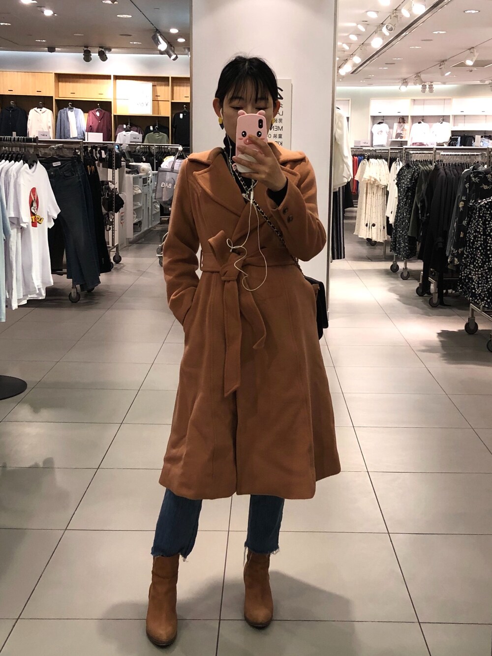 「LILY BROWNのアイテム（ダッフルコート、イエロー系）」を使った、rabbitqueenさん（レディース・162cm）の春コーディネートの1枚目の写真