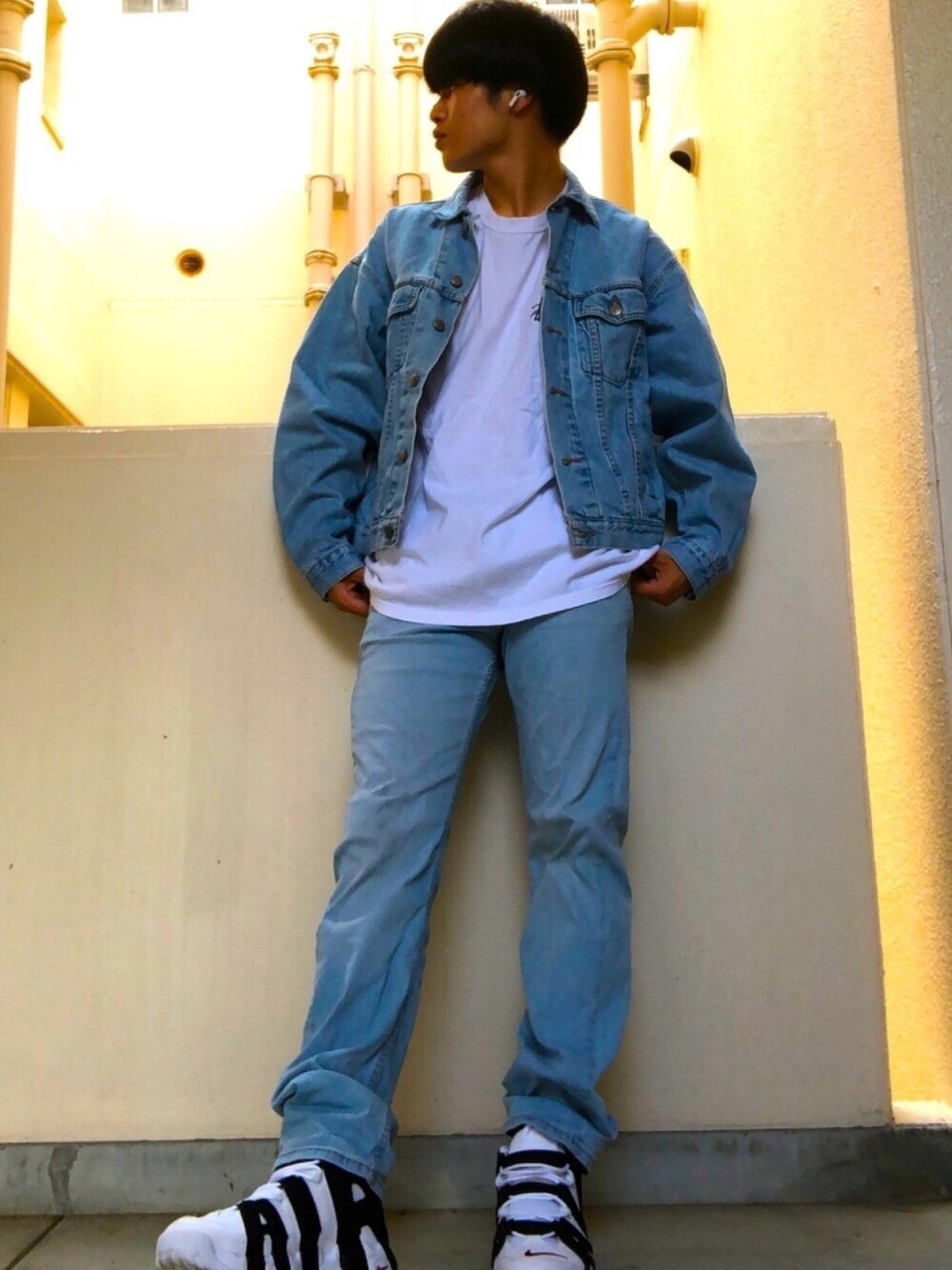 「デニムオンデニム、デニム、古着、Hard rock cafe、デニムジャケット、levi’s、デニムパンツ、stussy、NIKE、モアテン」｜「Hard Rock Cafeのアイテム（デニムジャケット、ブルー系）」を使った、こてつさん（メンズ・173cm）の秋コーディネートの1枚目の写真