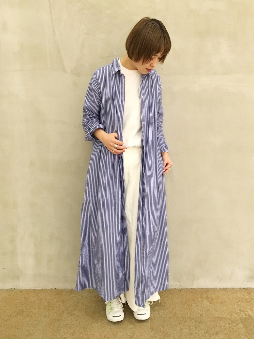「春、カジュアル、シャツワンピ、白Tシャツ、はるコーデ、ストライプ、ロングワンピース、CIAOPANIC TYPY、チャオパニックティピー(CIAOPANIC TYPY)、パンツスタイル」｜「CIAOPANIC TYPYのワイドベルト付きシャツワンピース（ワンピース、その他）」を使った、mi.さん（レディース・158cm）の春コーディネートの1枚目の写真