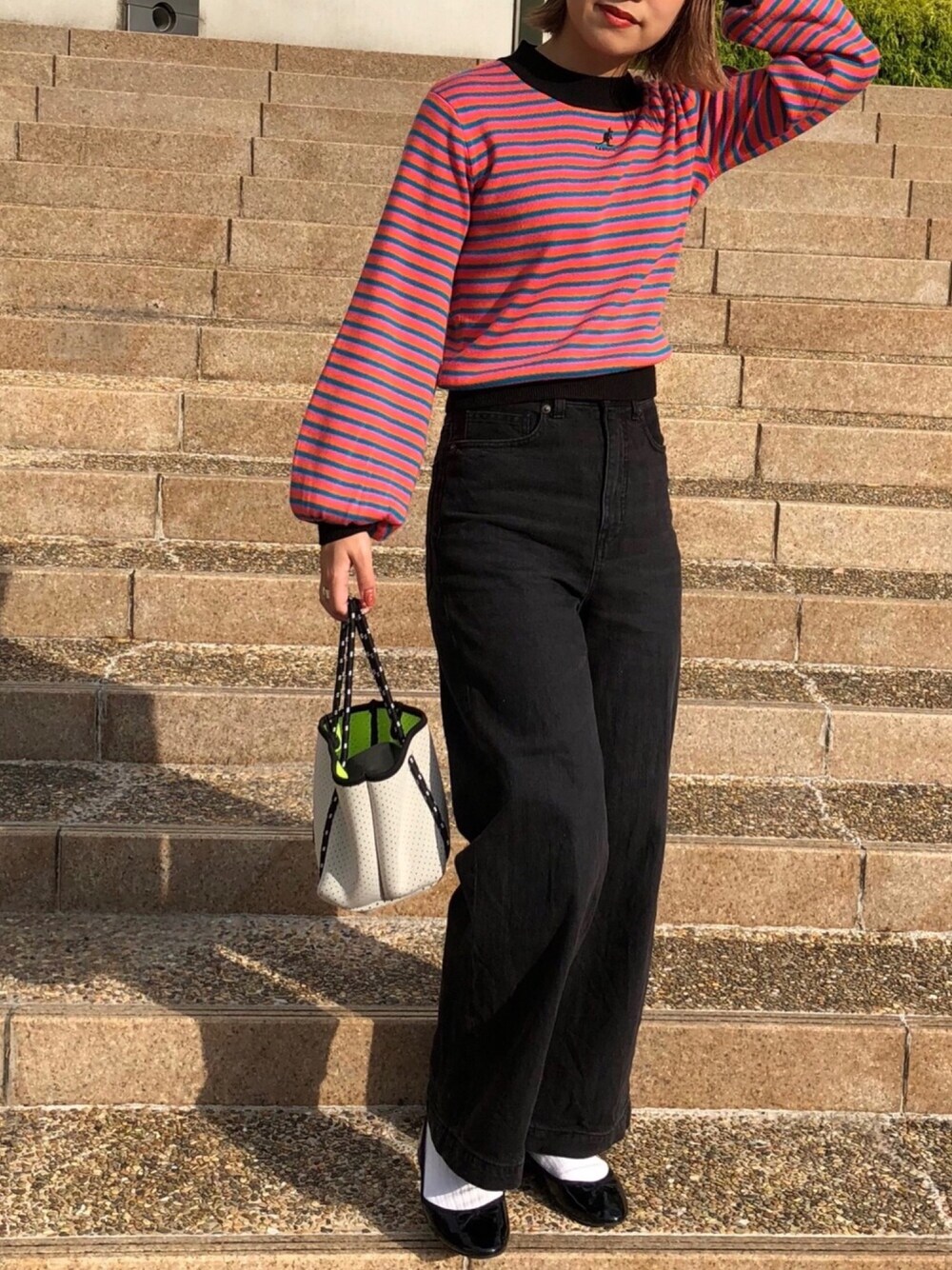 「スポーツMIX'18秋、秋、秋コーデ、KANGOL、デニム、CIAOPANIC TYPY、ハイネック、バレエシューズ、白ソックス、オトナカジュアル」｜「CIAOPANIC TYPYの【スタイルアップ】バギーデニム（デニムパンツ、ブラック系）」を使った、mi.さん（レディース・158cm）の秋コーディネートの1枚目の写真