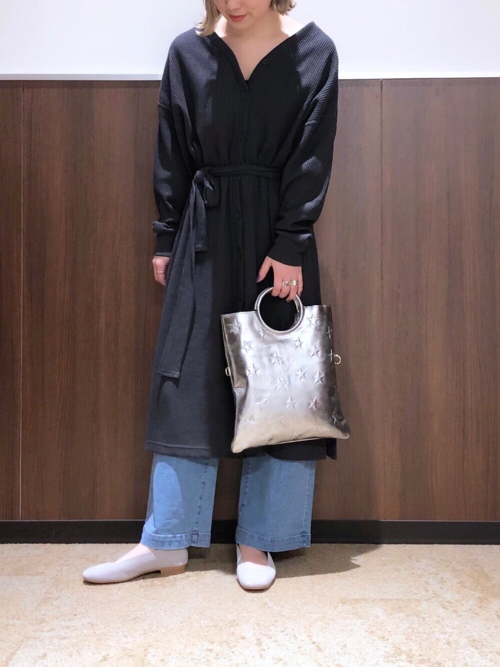 「お気に入りの服でデートに行こう、休日スタイル、オトナカジュアル、ラクチンコーデ、サーマル、ワンピース、デニム、シンプル、CIAOPANIC TYPY、チャオパニックティピー(CIAOPANIC TYPY)」｜「CIAOPANIC TYPYの【3WAY】サーマルマキシワンピース（ワンピース、グレー系）」を使った、mi.さん（レディース・158cm）の冬コーディネートの1枚目の写真
