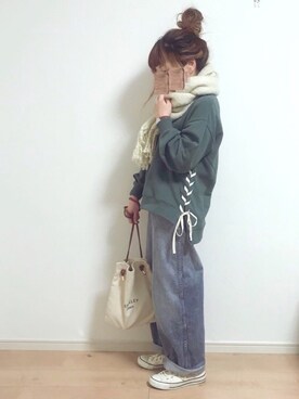 「UNIQLO（ユニクロ）のハイライズワイドストレートジーンズ（デニムパンツ）」を使った、みぃ☆さん（レディース・153cm）の冬コーディネート