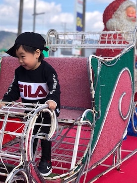 「FILA（フィラ）のアイテム（スウェット）」を使った、iyori2015さん（キッズ・90cm）の冬コーディネート
