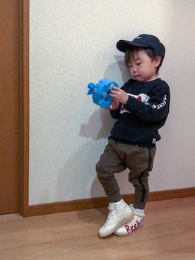 「FILA（フィラ）のアイテム（スウェット）」を使った、iyori2015さん（キッズ・90cm）の冬コーディネート