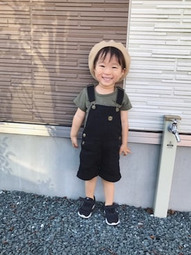 「カーキ×ベージュ」｜「アイテム（オールインワン・サロペット）」を使った、toooomさん（キッズ・90cm）の秋コーディネート