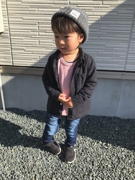 「黒シャツ」｜「アイテム（ピンク系）」を使った、toooomさん（キッズ・90cm）の秋コーディネート