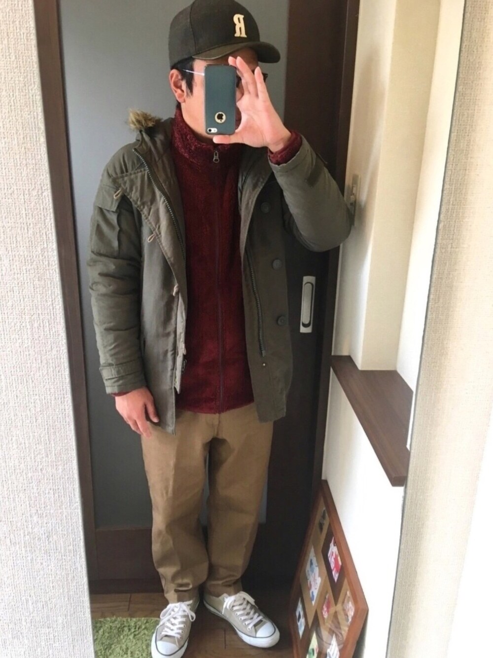 「冬コーデ、スニーカー、UNIQLO、チノパン、シンプル、フリース、古着、ユニクロ」｜「UNIQLOのファーリーフリースフルジップジャケット（長袖）（その他アウター、レッド系）」を使った、masa.ncoさん（メンズ・168cm）の冬コーディネートの1枚目の写真