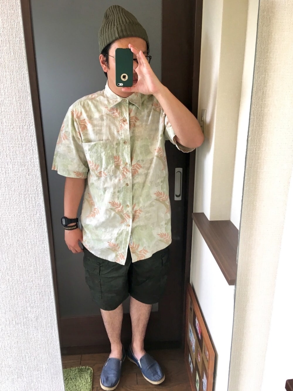 「夏コーデ、大人カジュアル、オーバーサイズ、オトナカジュアル、柄シャツ、アロハシャツ、ビンテージ、ハーフパンツ、エスパドリーユ」｜「UNIQLOのアイテム（ニットキャップ/ビーニー、グリーン系）」を使った、masa.ncoさん（メンズ・168cm）の夏コーディネートの1枚目の写真