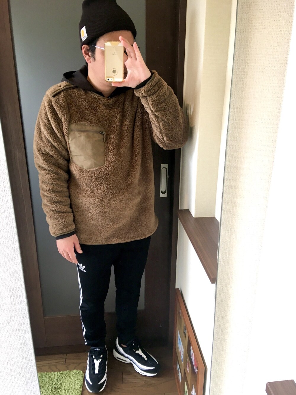 「オトナカジュアル、シンプルコーデ、冬コーデ、休日スタイル、カジュアル、ラフ、古着MIX、スポーツミックス、adidas、UNIQLO」｜「CarharttのCarhartt カーハート アクリル Watch ニット帽（ニットキャップ/ビーニー、ブラウン系）」を使った、masa.ncoさん（メンズ・168cm）の冬コーディネートの1枚目の写真