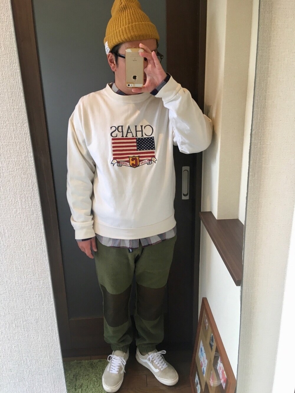 「冬コーデ、大人カジュアル、レイヤードスタイル、VANS、スウェット、フリース、ラルフローレン、CHAPS、古着」｜「CABALLEROのキャバレロ ニット帽 CABALLERO MILITARY WATCH KNIT TAG タグ付き（ニットキャップ/ビーニー、イエロー系）」を使った、masa.ncoさん（メンズ・168cm）の冬コーディネートの1枚目の写真