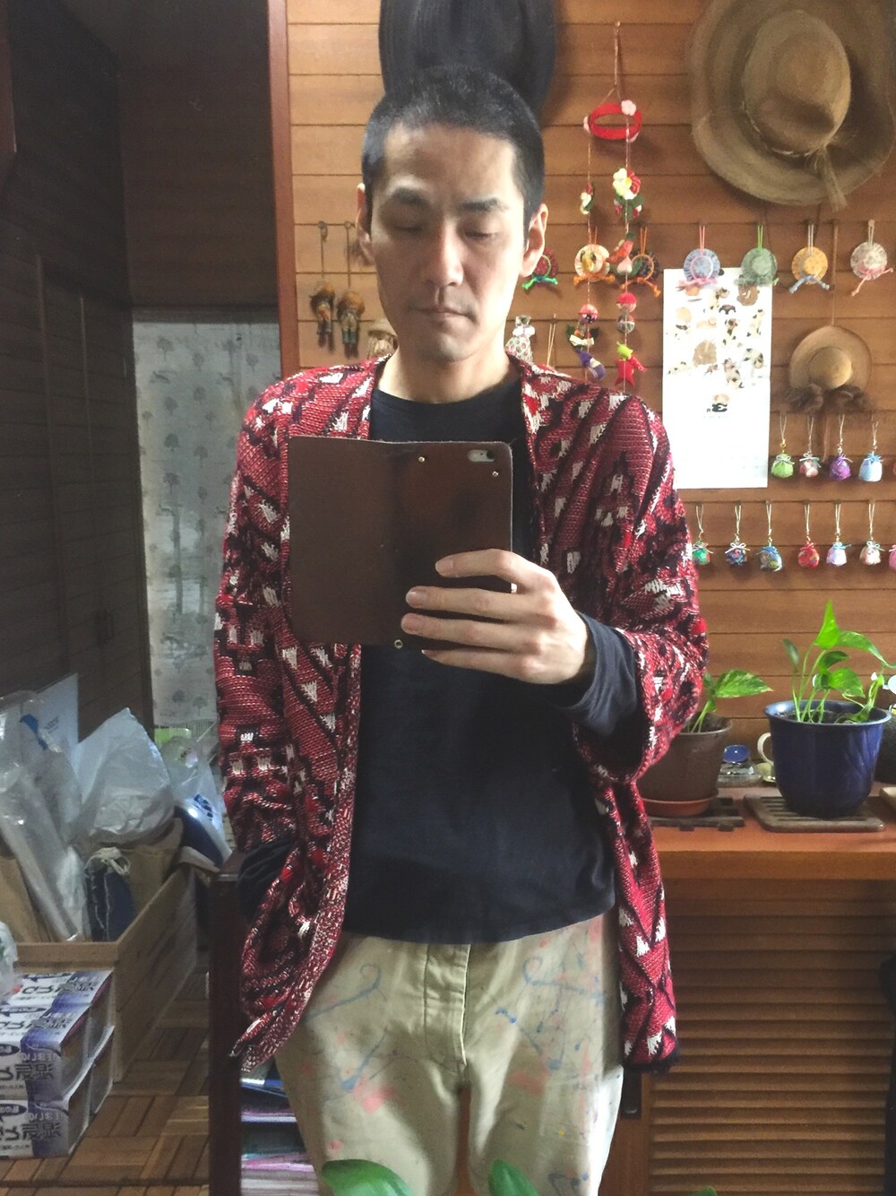 「羽織り、カーディガン、H&M、総柄、Tシャツ、Nudie jeans、ヌーディージーンズ、チノパン、KAPITAL、坊主」｜「H&Mのアイテム（カーディガン/ボレロ、その他）」を使った、 Beatnik BeaTの中の人さん（メンズ・175cm）の春コーディネートの1枚目の写真