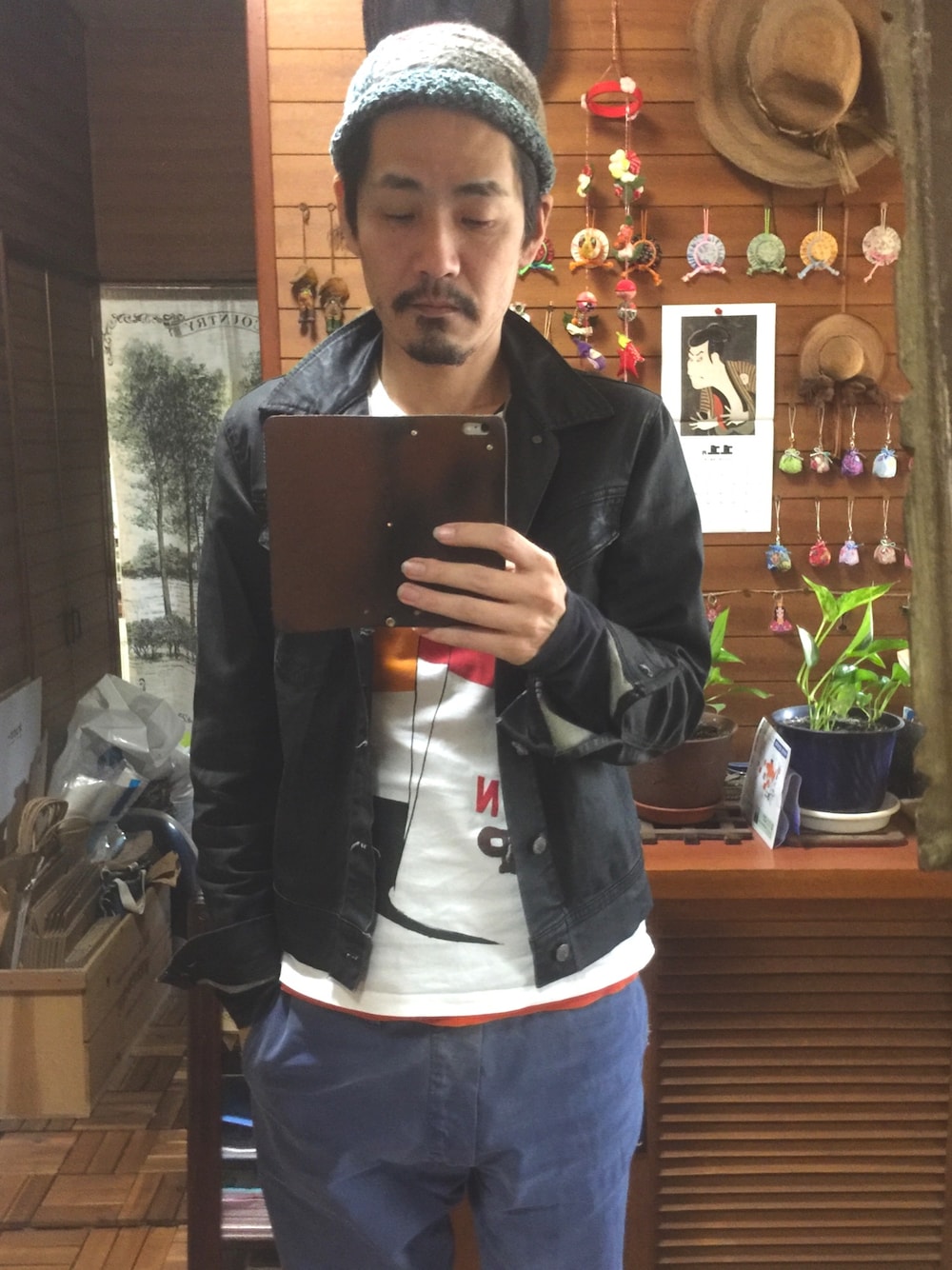 「キャップ、KAPITAL、ユニクロ、UNIQLO、UT、Tシャツ、ヌーディージーンズ、デニム、チノパン、ヒゲ」｜「KAPITALのアイテム（ニットキャップ/ビーニー、ブルー系）」を使った、 Beatnik BeaTの中の人さん（メンズ・175cm）の秋コーディネートの1枚目の写真