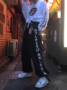 「LONELY/論理（ロンリー）のアイテム（パンツ）」を使った、so1roさん（メンズ・165cm）の春コーディネート
