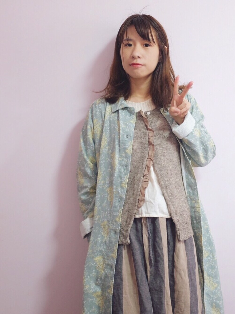 「Samansa Mos2」｜「Samansa Mos2のアイテム（ピーコート、グリーン系）」を使った、moziさん（レディース・162cm）の春コーディネートの1枚目の写真