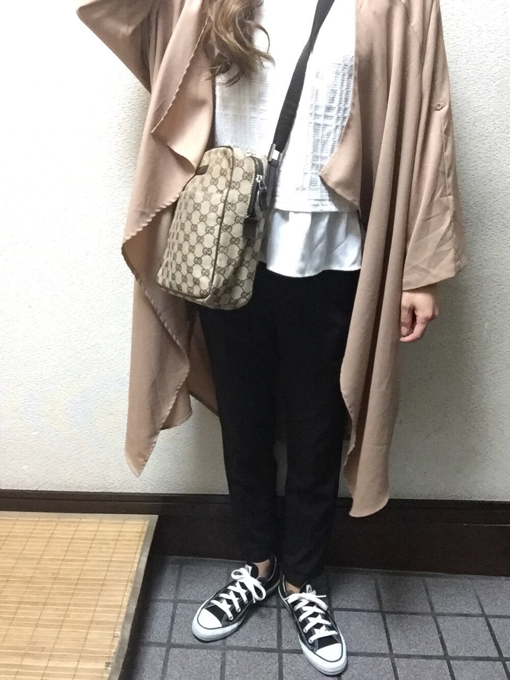 「テロンチ、カジュアル」｜「CONVERSEのconverse（コンバース） ALL STAR OX（オールスターOX）（スニーカー、ブラック系）」を使った、sssさん（レディース・155cm）の春コーディネートの1枚目の写真