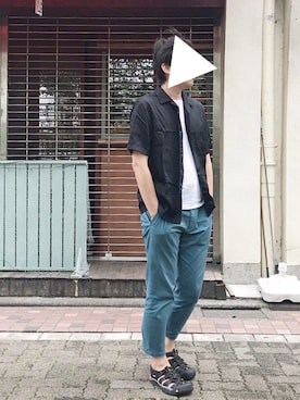 「UNIQLO（ユニクロ）のオープンカラーシャツ（半袖）（シャツ/ブラウス、ブラック系）」を使った、おくだいさん（メンズ・172cm）の秋コーディネート