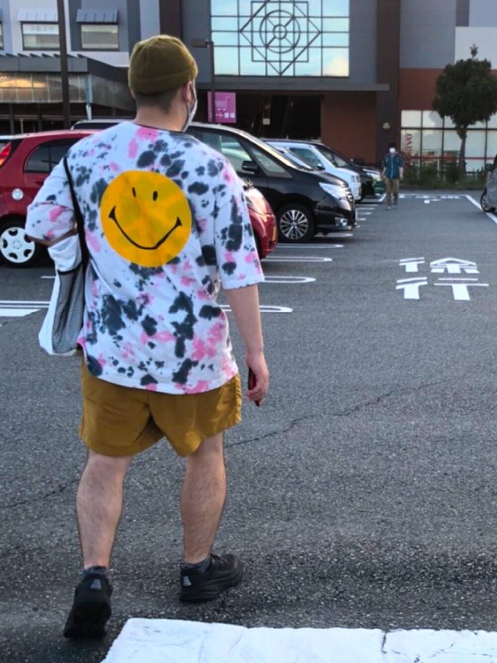 「まだ夏、CAL O LINE、FREAK’Ｓ STORE、THE NORTH FACE、HOKAONEONE」｜「FREAK'S STOREのLEUCHTFEUER / ロイフトフォイヤ WALFANGER/ニットキャップ（ニットキャップ/ビーニー、ブラウン系）」を使った、ウェザーさん（メンズ・166cm）の秋コーディネートの1枚目の写真
