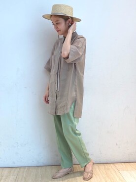 「POU DOU DOU（プードゥドゥ）のセンタープレスイージーカラーパンツ（その他パンツ、グリーン系）」を使った、kato さん（レディース・157cm）の春コーディネート