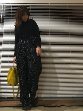 「イエローバッグ」｜「アイテム（パンツ）」を使った、むちむちくんのママさん（レディース・154cm）の冬コーディネート