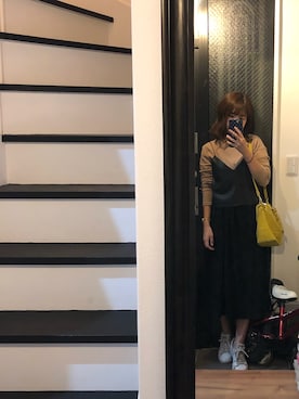 「イエローバッグ」｜「アイテム（キャミソール）」を使った、むちむちくんのママさん（レディース・154cm）の秋コーディネート