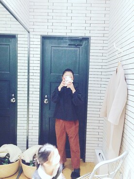 「EDITION（エディション）のアイテム（その他パンツ、ブラウン系）」を使った、Yuka Nagataさん（レディース）の秋コーディネート
