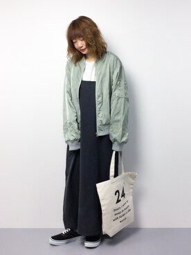 「knock through abstraction（ノックスルーアブストラクション）のアイテム（MA-1）」を使った、いぴさん（レディース・152cm）の春コーディネート