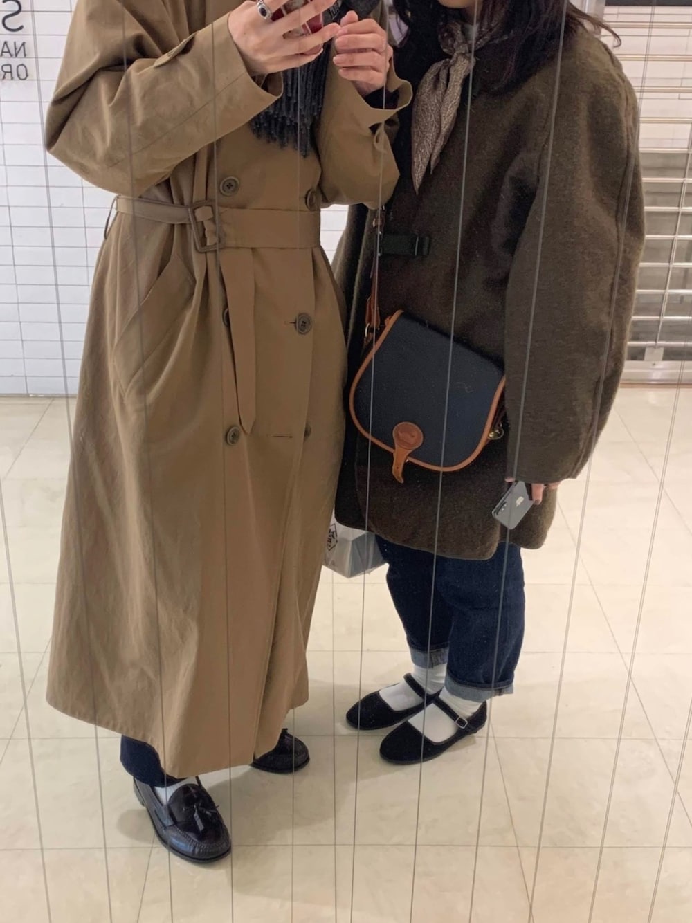 FILL THE BILLのトレンチコートを使った人気ファッション