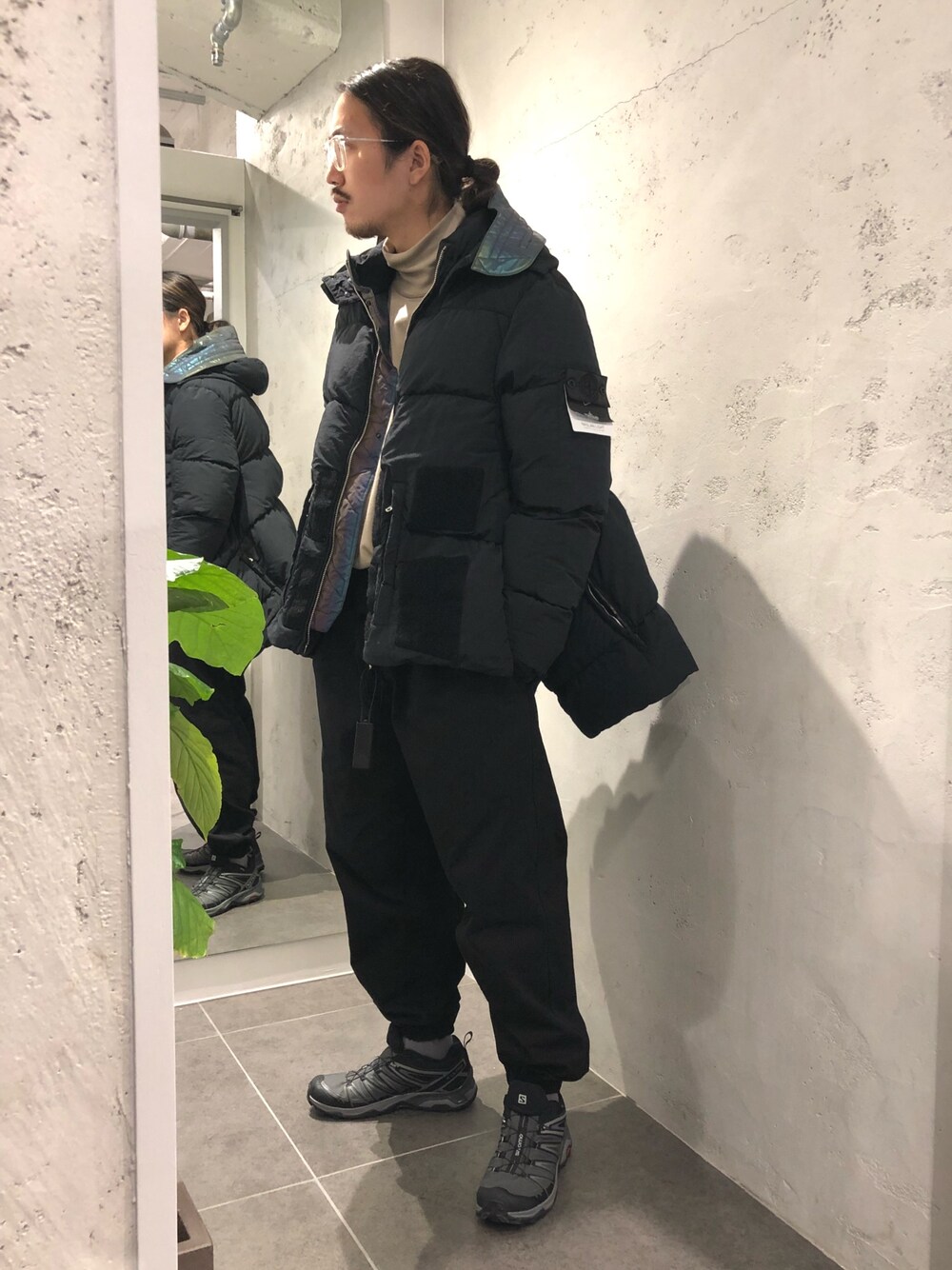 「wearhalloween2018、秋コーデ、おしゃれさんと繋がりたい、B2nd」｜「STONE ISLAND SHADOW PROJECTのアイテム（ダウンジャケット/コート、ブラック系）」を使った、スタッフHさん（メンズ・175cm）の秋コーディネートの1枚目の写真
