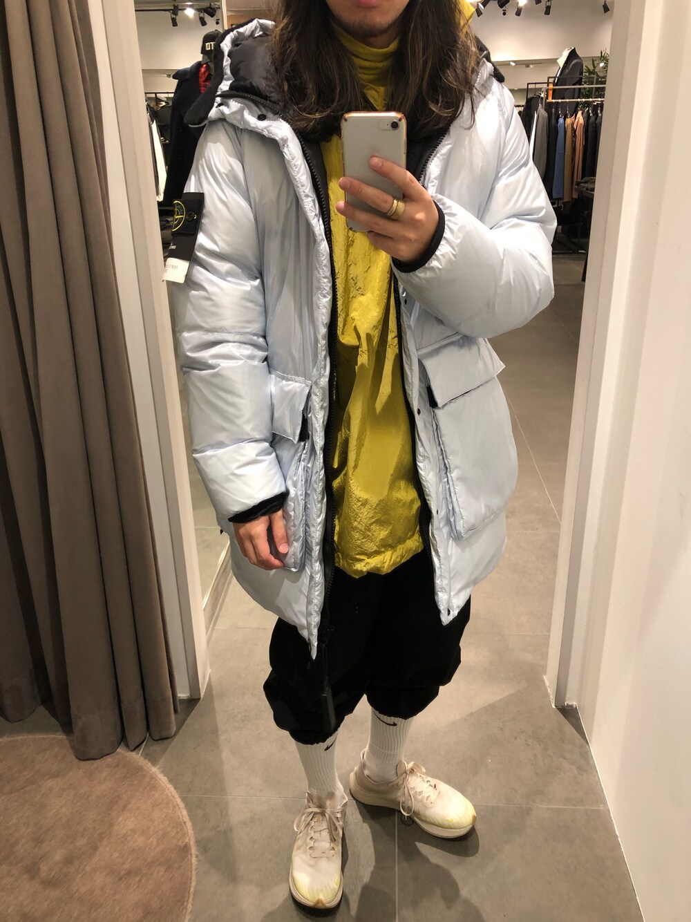 「ZOZO公認ユーザー、冬コーデ」｜「STONE ISLANDのアイテム（ダウンジャケット/コート、シルバー系）」を使った、スタッフHさん（メンズ・175cm）の冬コーディネートの1枚目の写真
