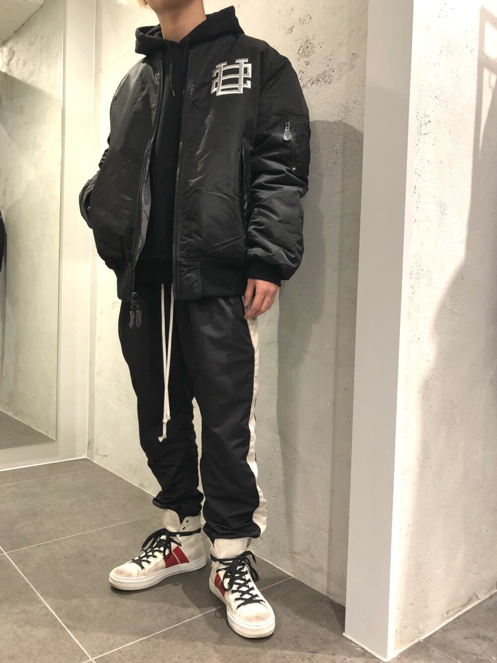 「2018マイベストコーデ、キレイめ、お洒落さんとつながりたい、いいね、save、フォローお願いします🤑、B2nd」｜「surtのSURTｘAVIREX（サートｘアヴィレックス）別注MA-１/エムエーワン（MA-1、ブラック系）」を使った、スタッフHさん（メンズ・175cm）の冬コーディネートの1枚目の写真
