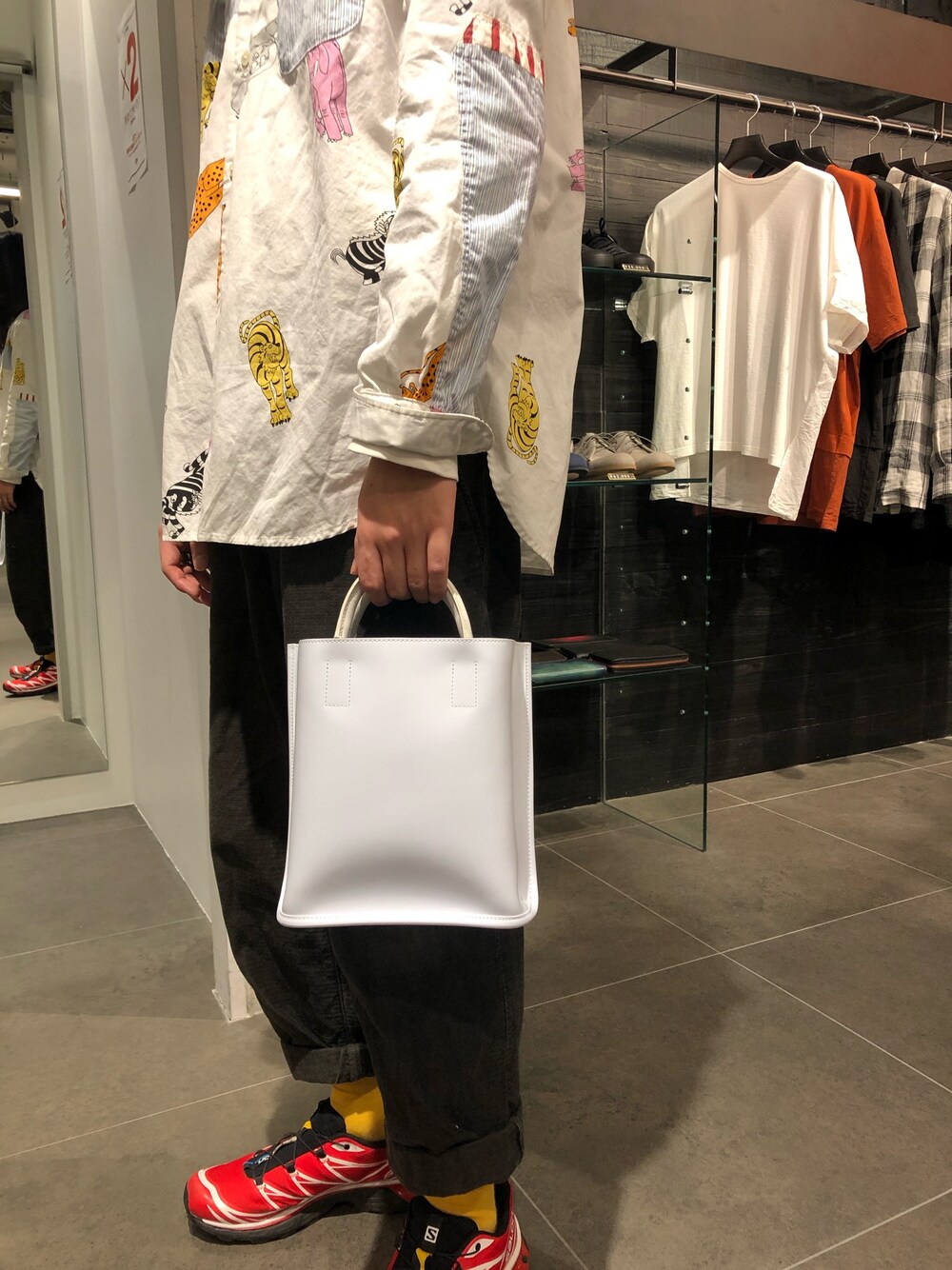 「はるコーデ」｜「PIENIのPIENI（ピエニ）TOTE S/トート（トートバッグ、ホワイト系）」を使った、スタッフHさん（メンズ・175cm）の春コーディネートの1枚目の写真
