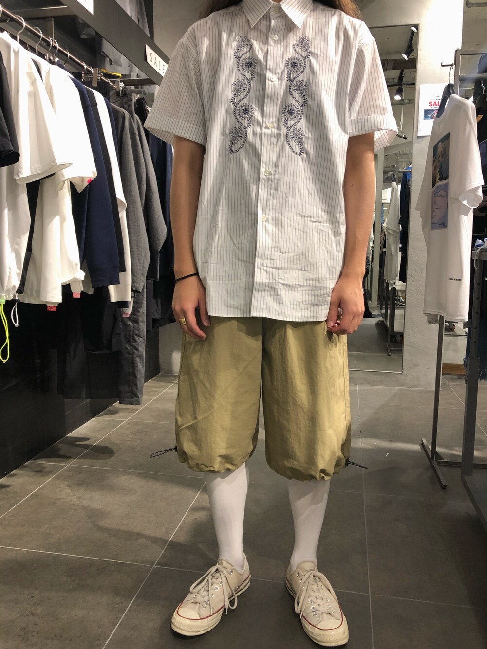 「ritroboのアイテム（シャツ/ブラウス、ホワイト系）」を使った、スタッフHさん（メンズ・175cm）の夏コーディネートの1枚目の写真