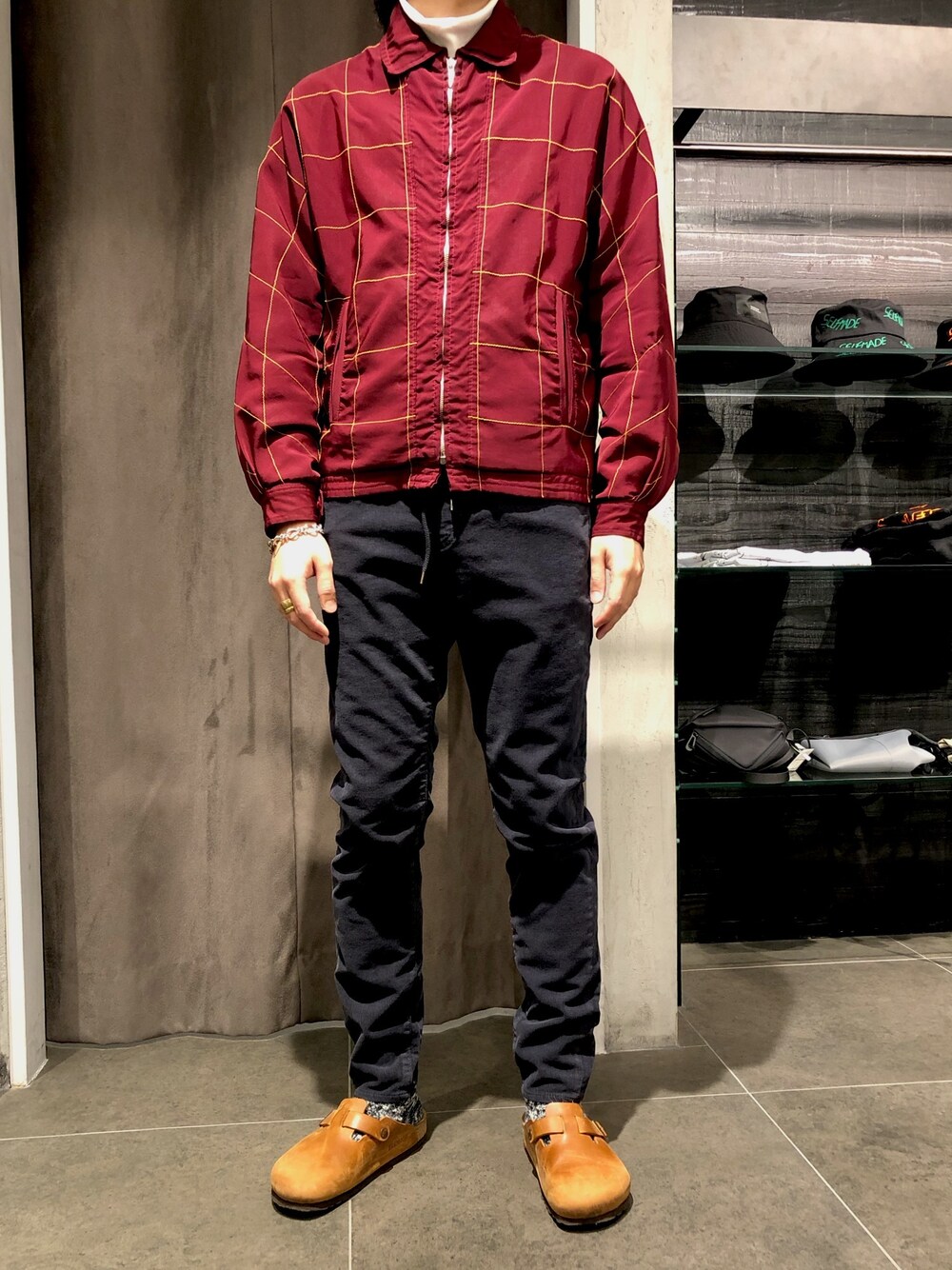 「パステル映える春、B2nd、surt」｜「surtのSURT（サート）コーデュロイパンツ（その他パンツ、グレー系）」を使った、スタッフHさん（メンズ・175cm）の春コーディネートの1枚目の写真