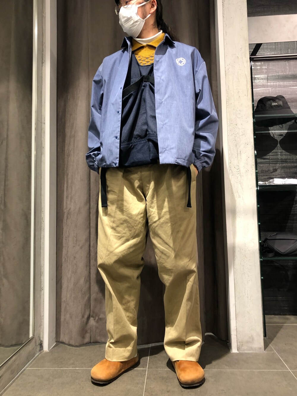 「パステル映える春」｜「MINOTAURのMINOTAUR（ミノトール）VENTILATION CHAMBRAY/シャンブレーシャツブルゾン（シャツ/ブラウス、ブルー系）」を使った、スタッフHさん（メンズ・175cm）の春コーディネートの1枚目の写真