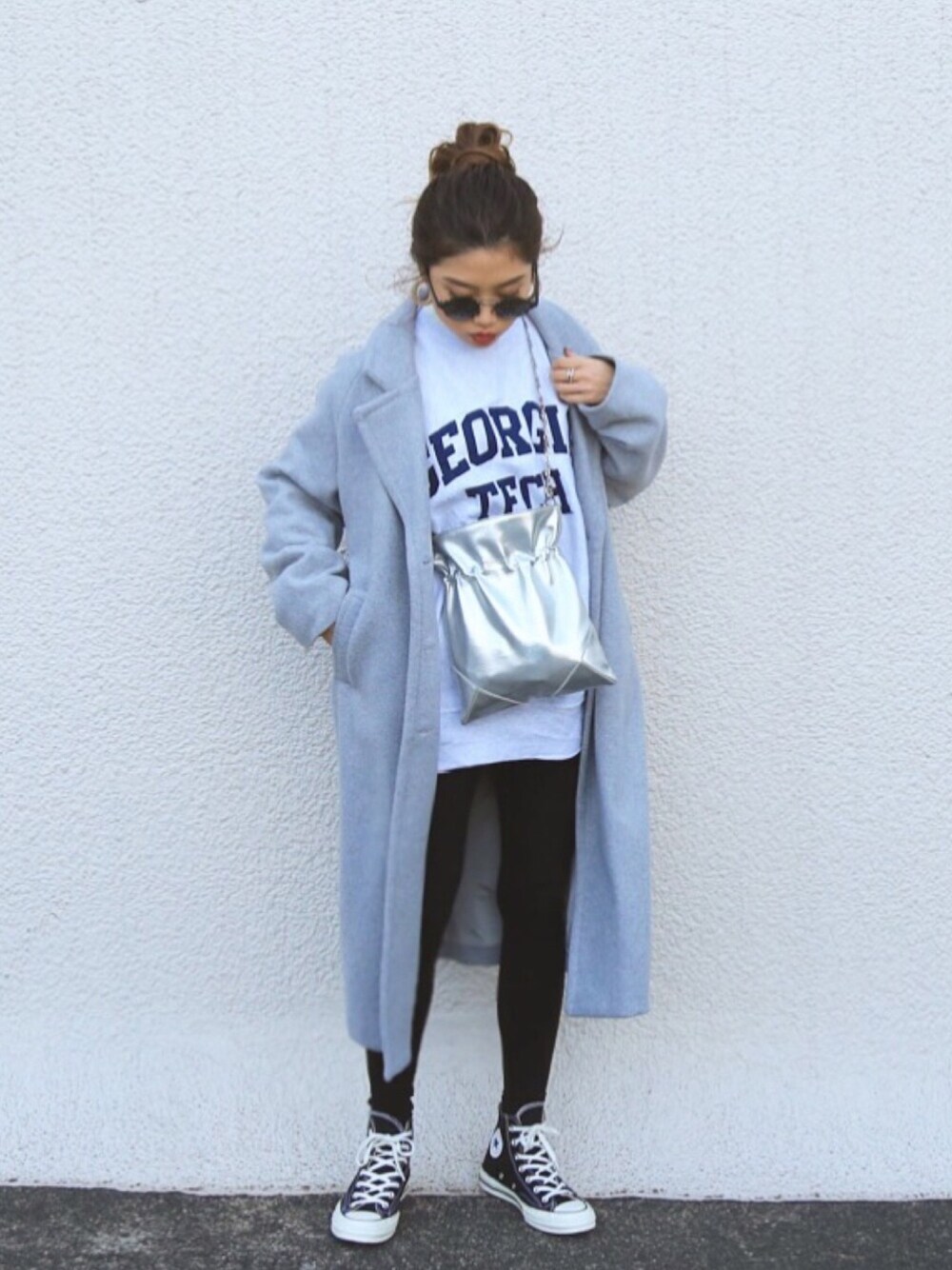 「シンプルコーデ、ootd、カジュアル、スニーカーコーデ、古着、converse」｜「Fluggeのrelax long wool coat（チェスターコート、ブラウン系）」を使った、yuikoさん（レディース・158cm）の冬コーディネートの1枚目の写真