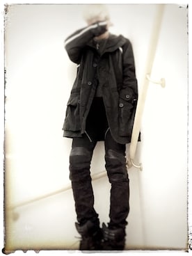 「DIESEL BLACK GOLD（ディーゼル ブラック ゴールド）のアイテム（マウンテンパーカー、ブラック系）」を使った、pierceさん（メンズ・175cm）の秋コーディネート