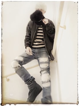 「AMIRI（アミリ）のアイテム（デニムパンツ、ブルー系）」を使った、pierceさん（メンズ・175cm）の冬コーディネート