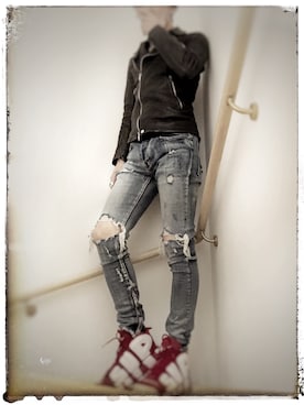 「mnml（ミニマル）のアイテム（デニムパンツ、ブルー系）」を使った、pierceさん（メンズ・175cm）の春コーディネート