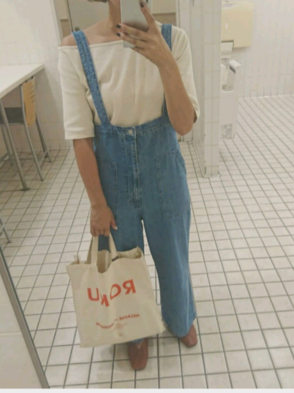 「大人カジュアル、おしゃれさんと繋がりたい、プチプラコーデ、カジュアルコーデ、オールインワン、ロク、ROKU、GUコーデ、GU」｜「GUのアイテム（オールインワン・サロペット、ブルー系）」を使った、ＴＳＵＢasaさん（レディース・163cm）の秋コーディネートの1枚目の写真