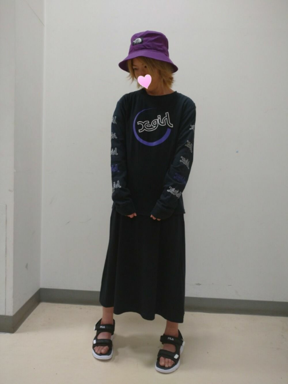 「x-girl、シンプル、スポーツサンダル、FILA、ワンピース、ガーリー、バケットハット、THE NORTH FACE、ロンT、ラクチンコーデ」｜「しまむらのアイテム（ワンピース/ドレス、ブラック系）」を使った、🍵麻亜羅&まこづ🍵【プロフ必読】さん（レディース・156cm）の夏コーディネートの1枚目の写真