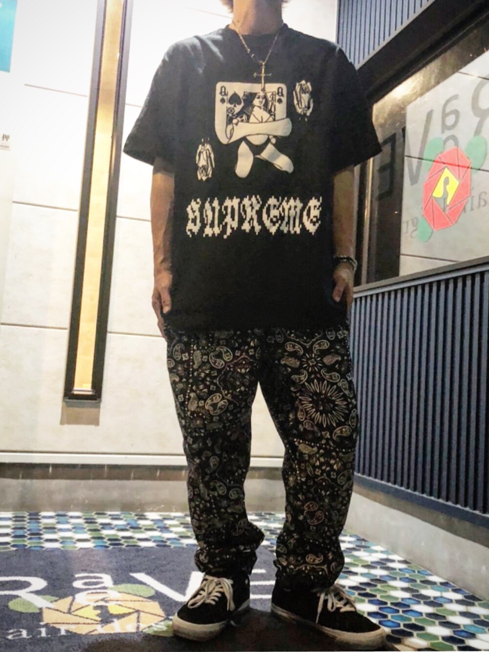 Supreme のTシャツ/カットソーを使った「バンダナ柄」の人気