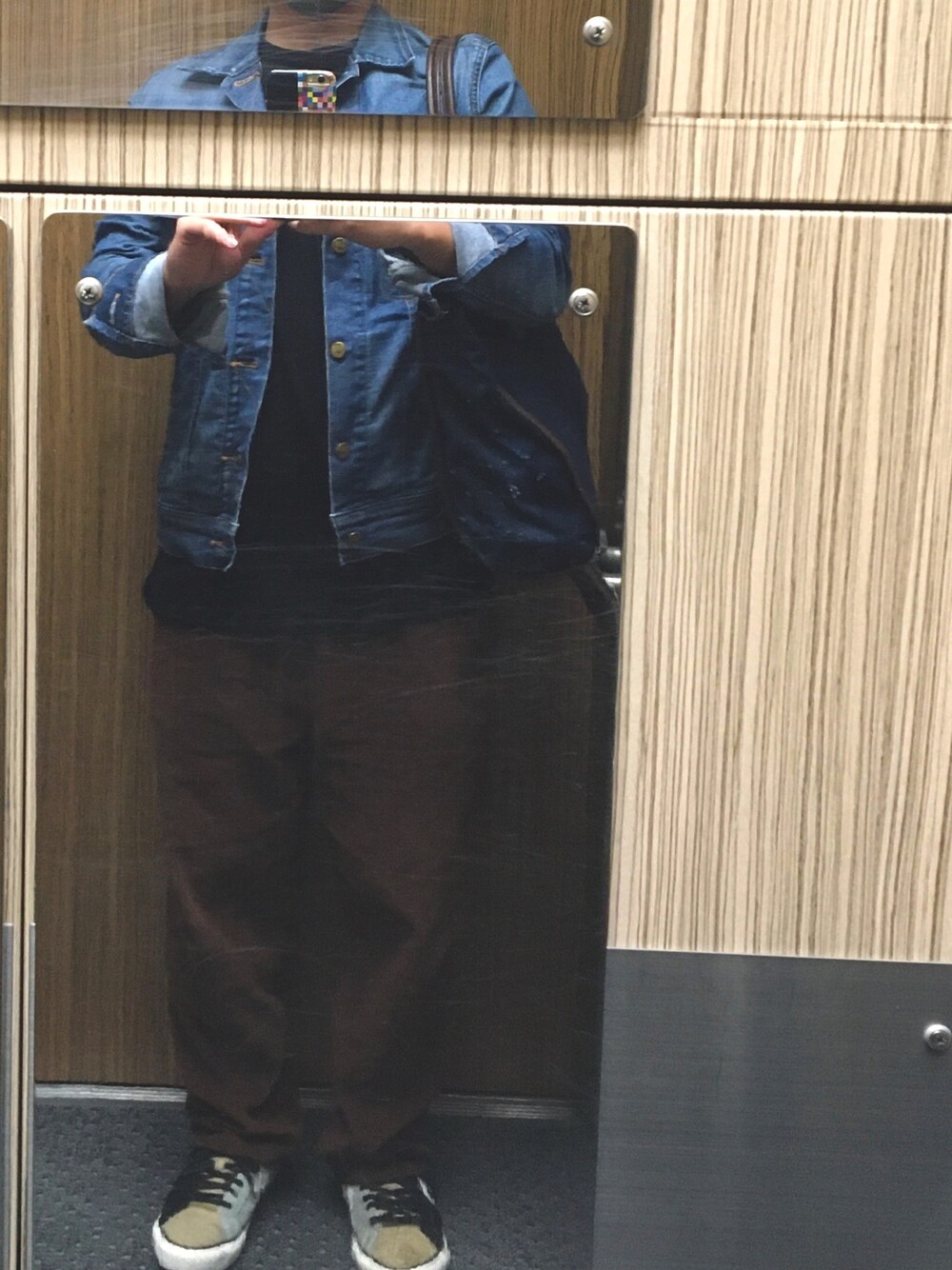 「おしゃれさんと繋がりたい、秋のコーデ、converse skateboarding、agnes b.、LEE、ootd、コーデュロイ、秋のマイ旬スタイル、ジージャン、スニーカーコーデ」｜「Leeのアイテム（デニムジャケット、ブルー系）」を使った、S.Kimuraさん（メンズ・165cm）の秋コーディネートの1枚目の写真